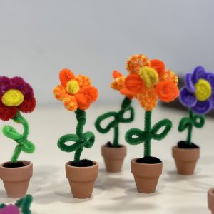 Farbenfrohe Blumengrüße gebastelt